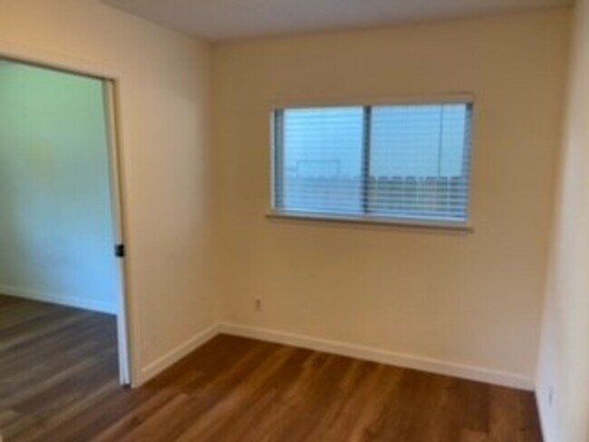Building Photo - Remodeled Anderson Mill Gem - Must See!