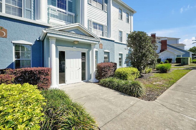 Building Photo - "Fully Furnished 3-Bedroom Condo in Desirable Heritage Crossing"