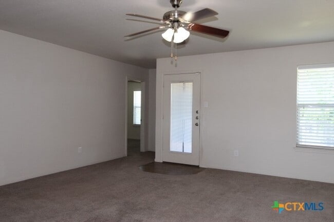 Building Photo - 2813 Settlement Rd