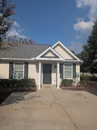 Building Photo - 708 Creekside Dr
