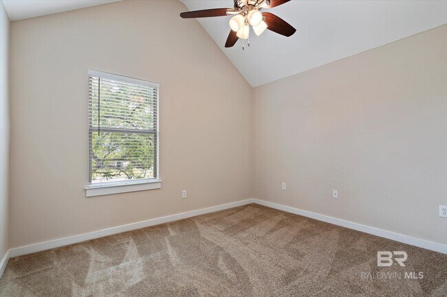 Building Photo - 8795 Bainbridge Dr