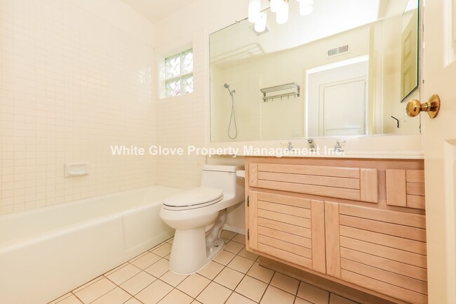 Building Photo - 3 Bedroom with Loft Irvine Home