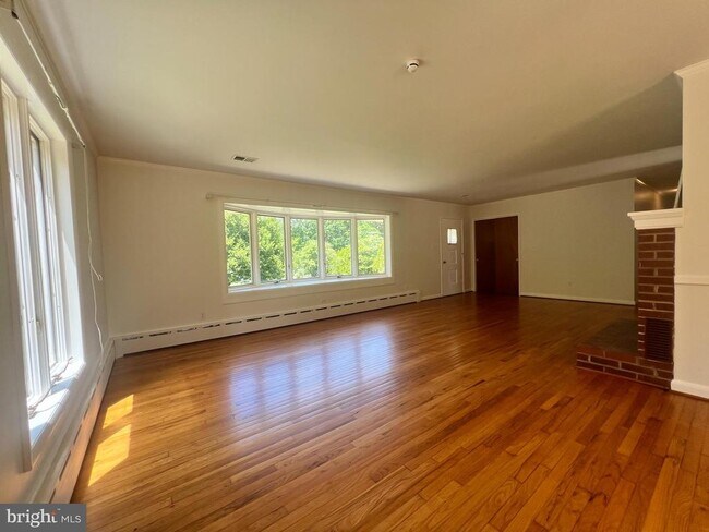 Building Photo - 12405 Shafer Ln
