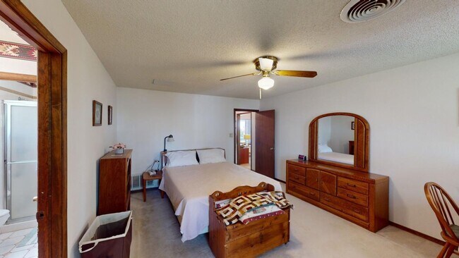 Building Photo - Fully Furnished 3 Bedroom Rental