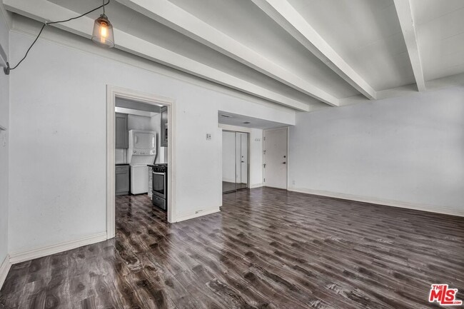 Building Photo - 130 Montreal St