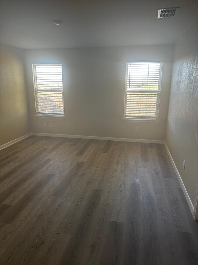 Building Photo - 15027 Harbor Lndg