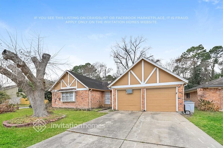 Primary Photo - 8703 Saratoga Forest Dr