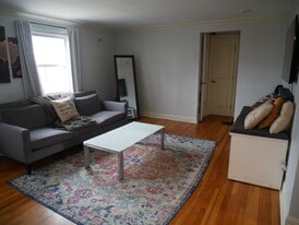 Building Photo - 190 Knickerbocker Rd