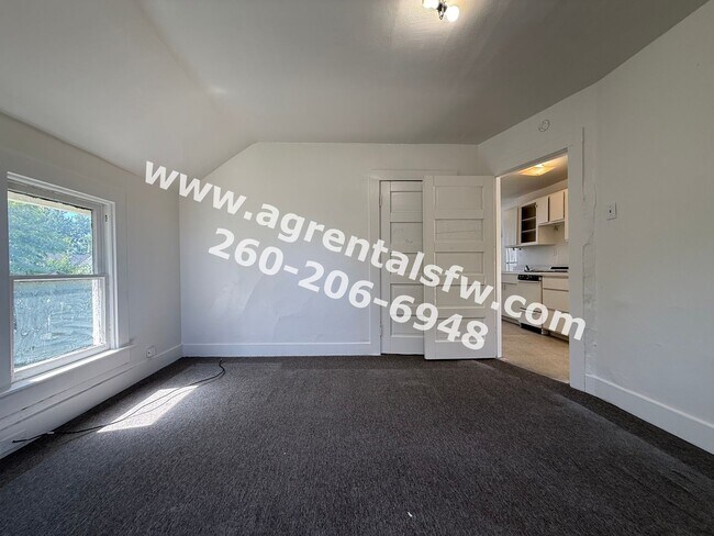 Building Photo - 412 Nussbaum Ave