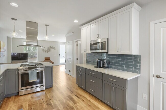 Building Photo - Charming Home in the Baker Neighborhood!