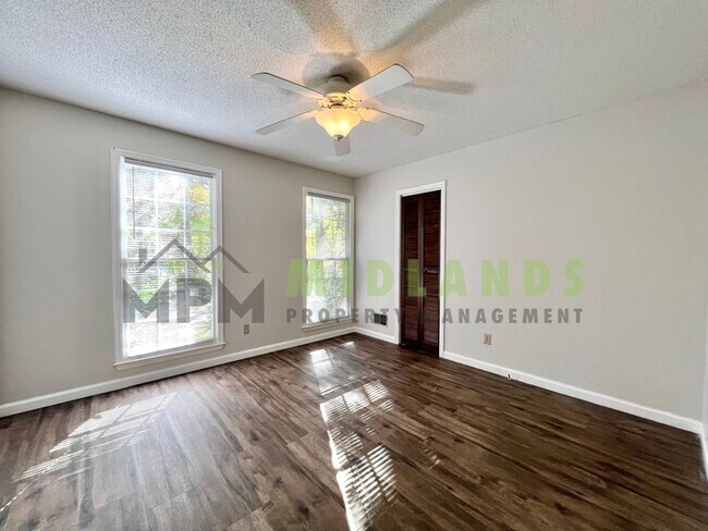 Building Photo - 6101 McMillan Cir