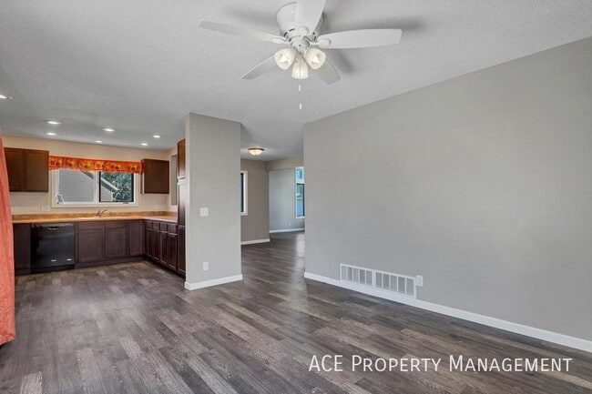 Building Photo - 1227 Clover Ridge Dr