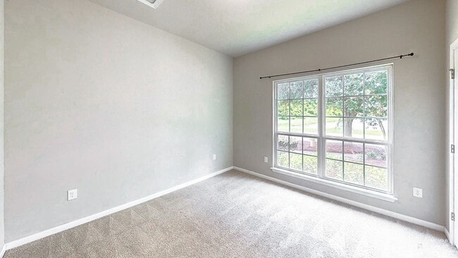 Building Photo - We are offering a November move-in special...