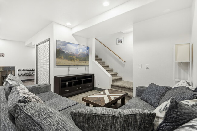 Building Photo - 1707 Platte River Dr