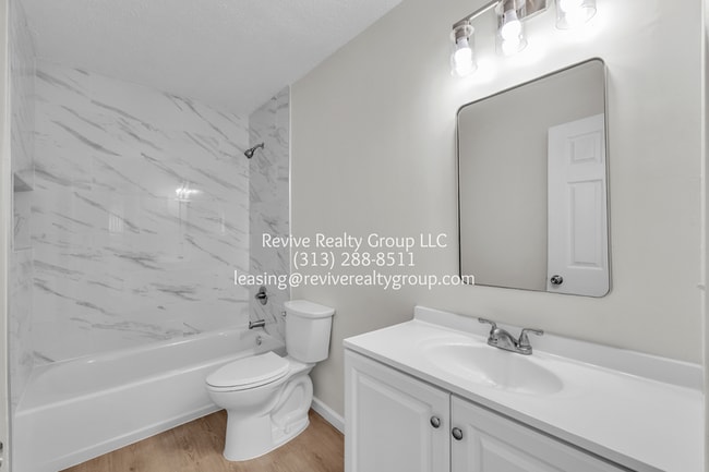 Building Photo - 15796 Kerstyn St