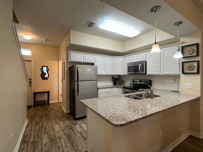 Building Photo - 15128 Dory Dr