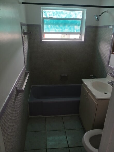 Building Photo - 7640 Pembroke Rd