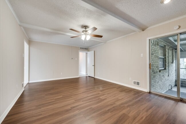 Building Photo - 2240 Babalos Ln