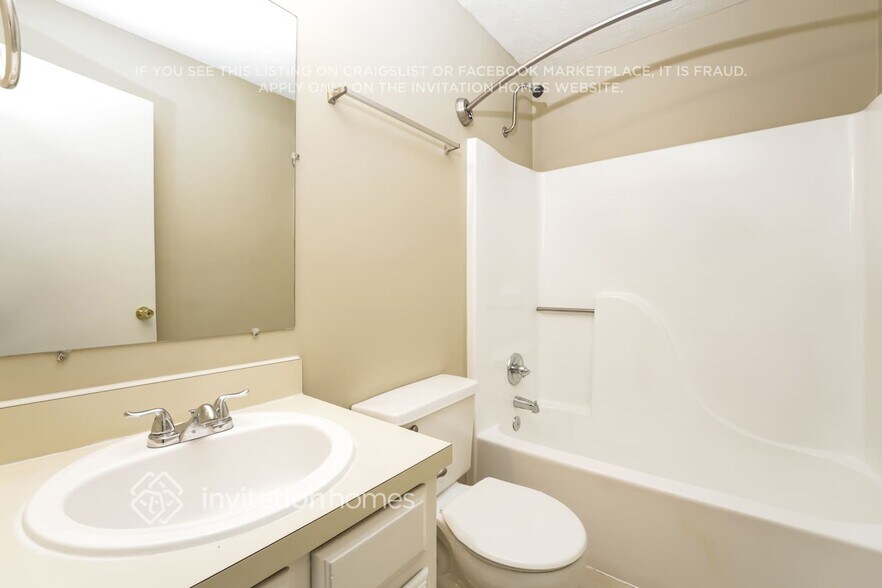 Building Photo - 1501 Sundale Dr