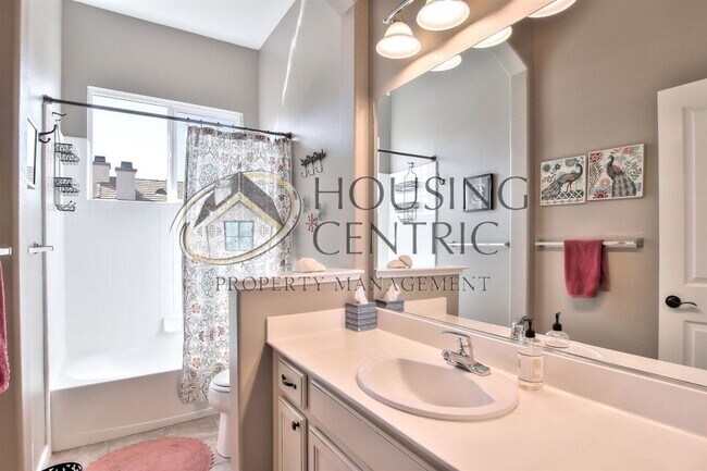 Building Photo - Serrano Executive 4bd/4.5ba Executive Home with Pool, Spa & 4-Car Garage!