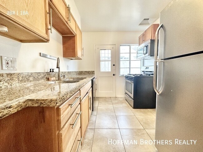 Building Photo - 1207 S La Cienega Blvd