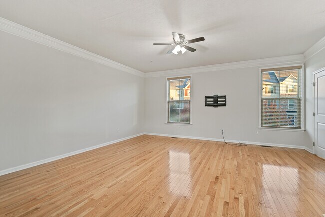 Building Photo - 407 Fairmont Dr