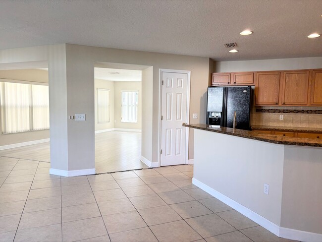 Building Photo - Available Now!  Eagles Landing!!  4/2.5 tw...