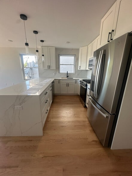 Building Photo - 62 Hillside Ave