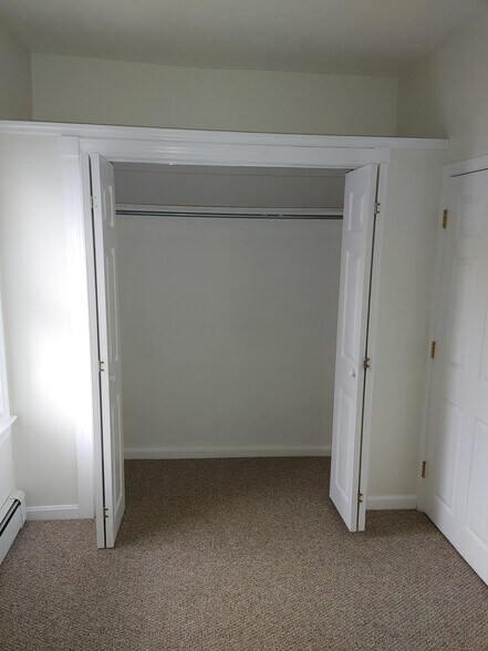 Building Photo - 15 Barstow Ave