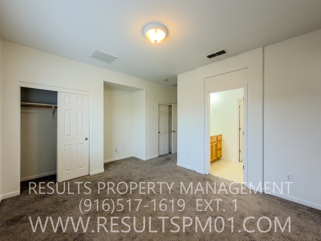 Building Photo - Gorgeous 3 Bedroom Home! A Must See!