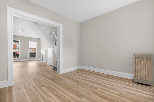 Building Photo - Charming 3-Bedroom with High Ceilings & Modern Updates