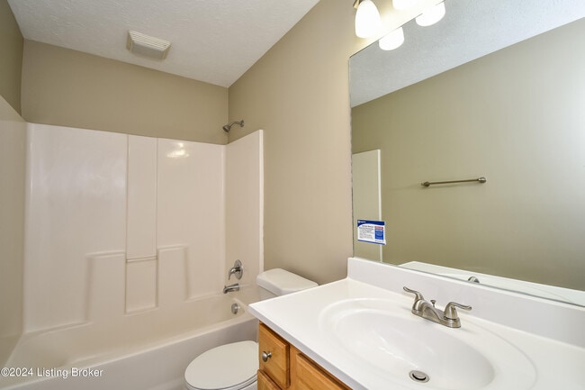 Building Photo - 213 Tex Ave