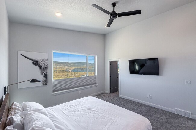 Building Photo - 6521 Silver Creek Dr