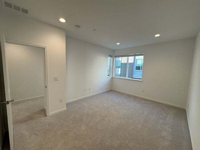 Building Photo - 6333 Dandelion St