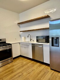 Building Photo - Pet Friendly Live/Work Loft in Oakland Tow...