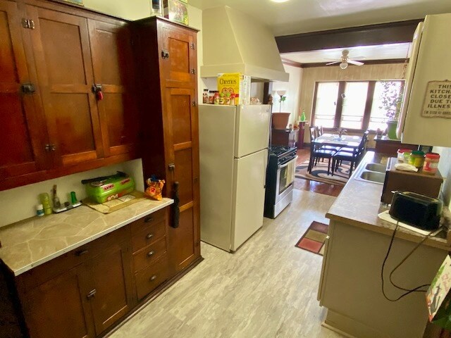 Building Photo - 3704 W National Ave