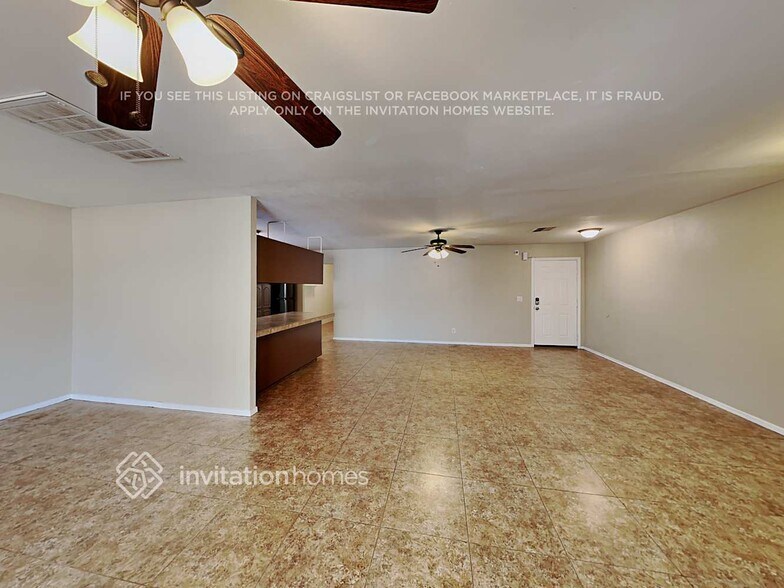 Building Photo - 5849 N 62nd Dr