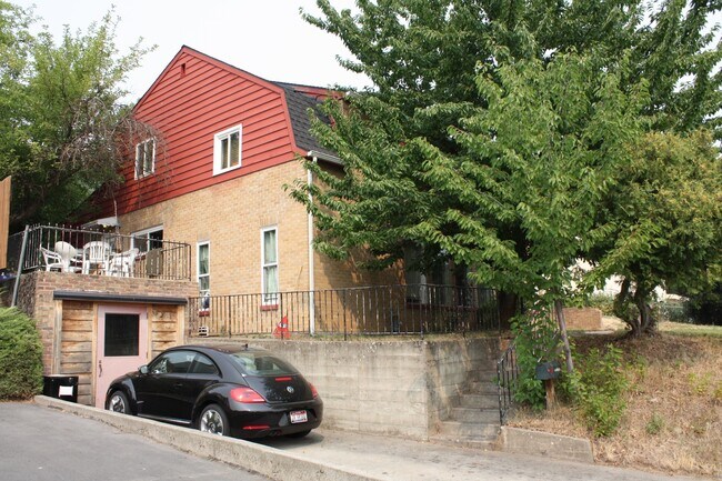 Building Photo - Single Family Home