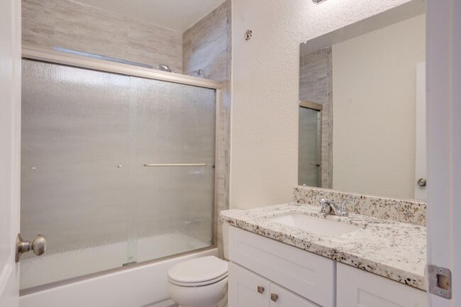 Building Photo - 2524 Pemberton Ct