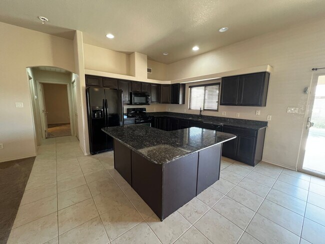 Building Photo - POOL HOME IN ESTRELLA!