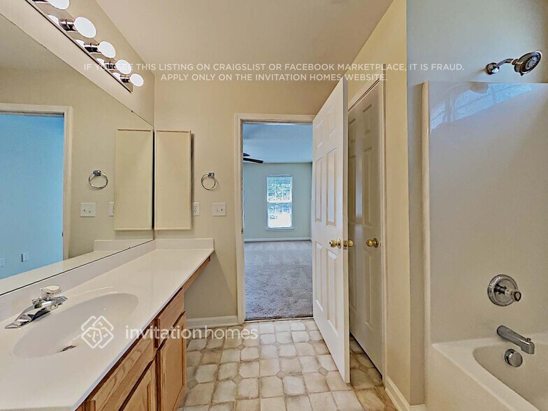 Building Photo - 2572 McGinnes Pl NW