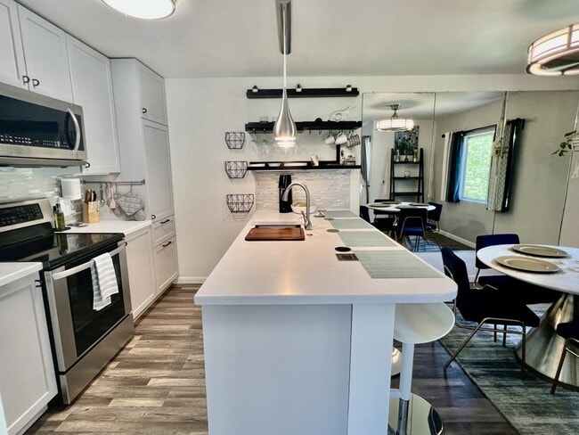 Building Photo - 10825 SE 200th St - 2 bedrooms