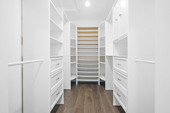 Building Photo - For Rent: Spacious Belmont Home with Upgra...