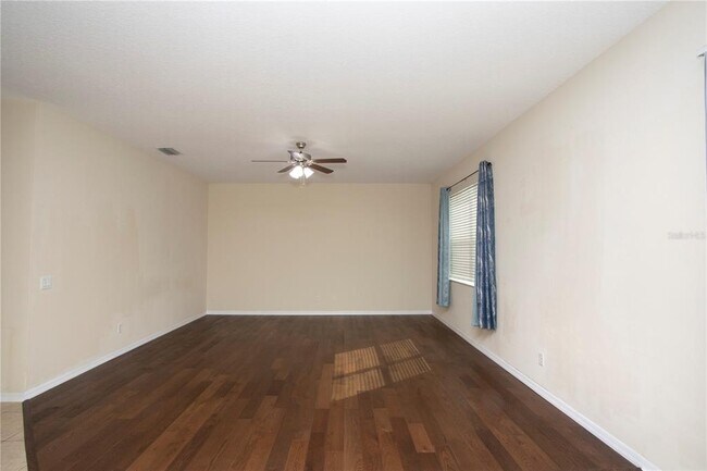 Building Photo - 1319 Rowantree Dr