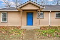 Building Photo - 604 41st Ave N