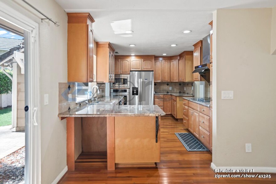 Building Photo - 35685 Terrace Dr