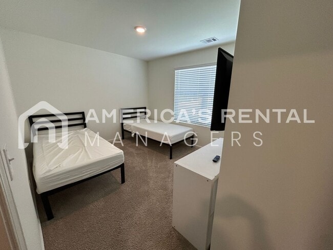 Building Photo - 7213 Wilburton Ln