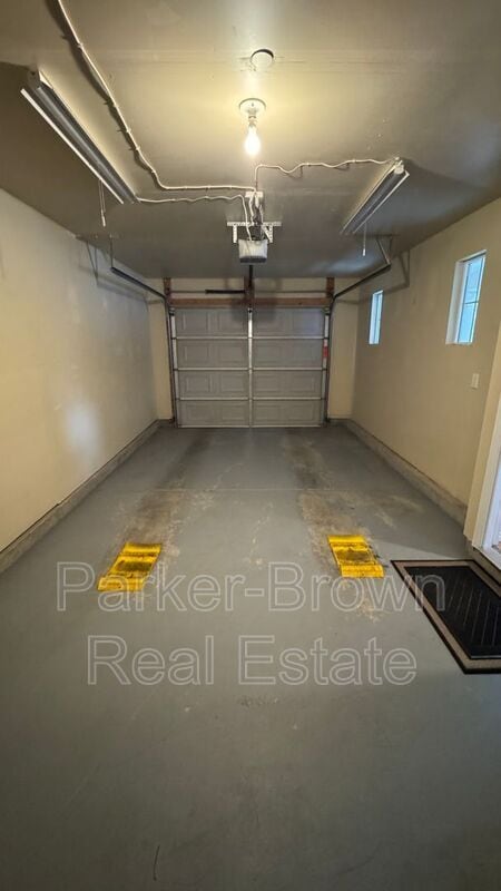 Building Photo - 61 S Clayton Ct