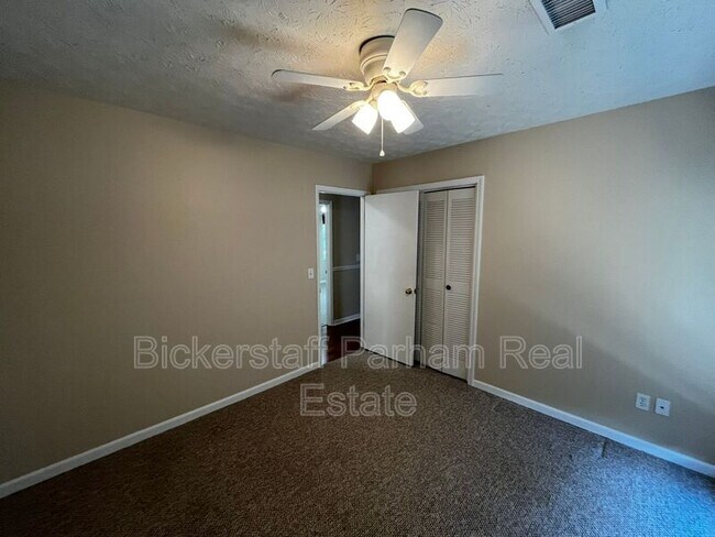 Building Photo - 6608 Highridge Dr
