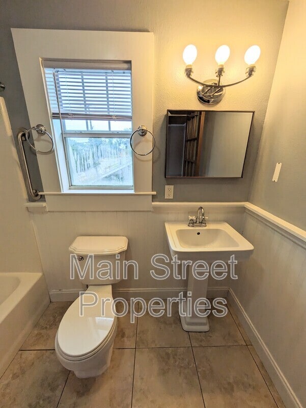 Building Photo - 1705 N 17th Ave